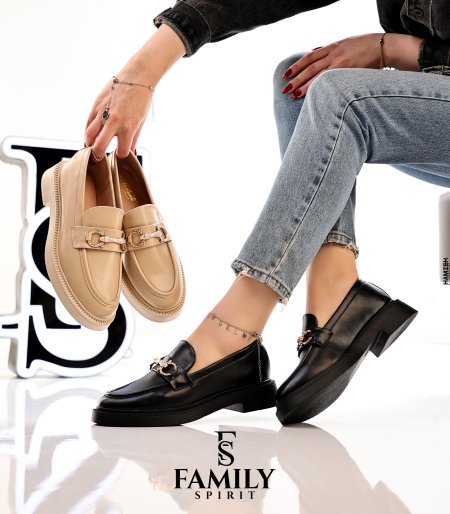 Elegant Glossy Loafer